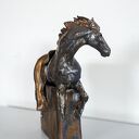 Ceramiczna rzeźba konia na postumencie Cube Ferndynand - duża