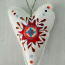 Zawieszka ozdobna z haftem