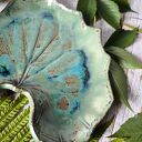 Podstawka na biżuterię - ceramiczny liść z turkusowym szkliwem