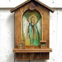 Drewniana kapliczka - Anioł czuwający