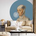 Mural DOTS Kobieta z Gumą Balonową NIEBIESKI - okrągła dekoracja