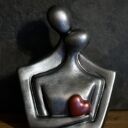 Rzeźba z gipsu, Para Zakochanych, srebrna, wys. 11,8 cm