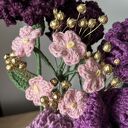 Wieczne kwiaty na Dzień Kobiet - fioletowy flowerbox z goździków i niezapominajek