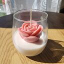 Świeca sojowa handmade - róża w szklanym naczyniu