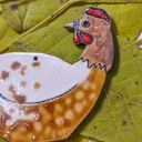 Ceramiczna kurka wisząca - rustykalna dekoracja etno