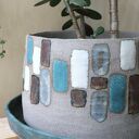 Duża donica ceramiczna handmade - szara glina z niebieską podstawką