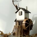 Drewniany domek, dekoracja, ozdoba - Biały Młyn