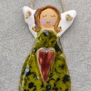 Ceramiczny anioł stróż - prezent na chrzest i komunię (ok. 13 cm)