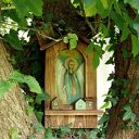 Drewniana kapliczka - Anioł czuwający