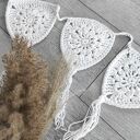 Biała boho girlanda szydełkowa na ścianę - dekoracja handmade