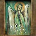 Drewniana kapliczka - Anioł pilnujący domostwa