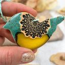 Ozdoby wiszące ptaszki z ornamentem - dekoracja ceramiczna