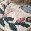 Ręcznie tkany obraz na tamborku (średnica 30 cm) - metoda punch needle