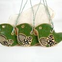 Ceramiczne ptaszki leśne z szyszką