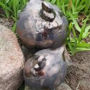 Ceramiczne kurki w komplecie - większa i mniejsza ze szkliwem „stare złoto”