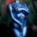 Rzeźba z gipsu - kobieta w kolorze niebieskim, wys. 8,5 cm