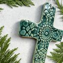 Ręcznie wykonany ceramiczny krzyżyk na ścianę