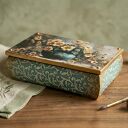 Turkusowa szkatułka decoupage z kwiatowym motywem