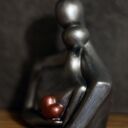 Rzeźba z gipsu Para Zakochanych srebrna - wys. 11,8 cm