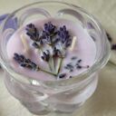 Pora na lawendę! Piękna świeca sojowa z olejkiem lawendowym I zatopioną lawendą