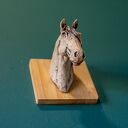 Ręcznie wykonana ceramiczna głowa konia na ścianę