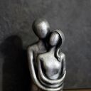 Rzeźba z gipsu Zakochani w jasnym srebrze - wys. 11,2 cm