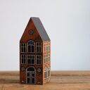 Drewniany domek dekoracyjny "kamieniczka" ręcznie malowany - 20 cm