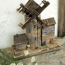 Stary Młyn Wiatrowy - dekoracja z drewna
