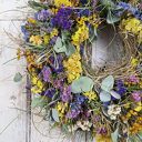 Wianek wiosenny na drzwi, naturalny z suszonych kwiatów, traw i eukaliptusa. Pachnący wiosną.45 cm