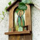 Drewniana kapliczka - Anioł czuwający