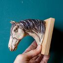 Ręcznie wykonana ceramiczna głowa konia na ścianę