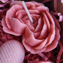 Uroczy zestaw upominkowy ze świec handmade w romantycznym boxie