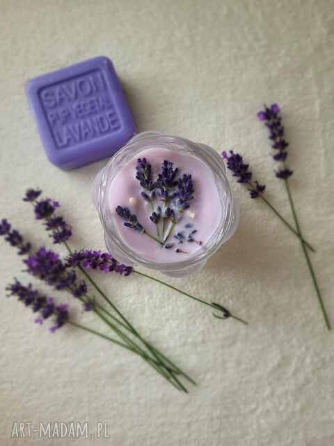 Pora na lawendę! Piękna świeca sojowa z olejkiem lawendowym I zatopioną lawendą