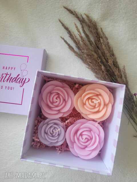 Uroczy zestaw upominkowy swiec sojowych na urodziny