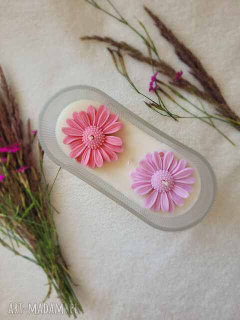 Świeca sojowa handmade z margaretkami