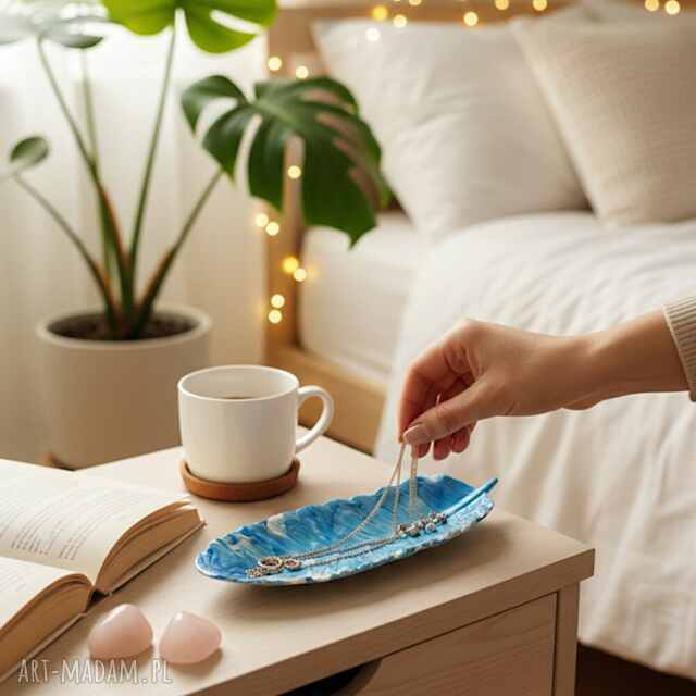 Podstawka na biżuterię Piórko z gipsu GP29