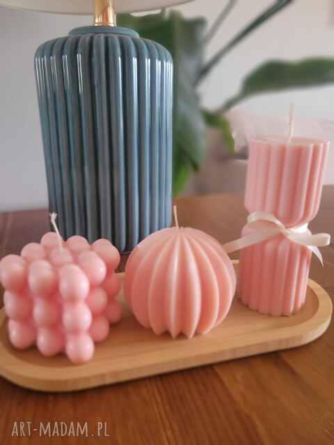 Zestaw upominkowy świec sojowych handmade na tacy z drewna