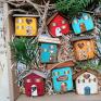 Drewniane małe domki do powieszenia, ręcznie malowane w całości handmade. Domek z drewna