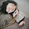dekoracje szmacianka śpiąca królewna - artystyczna lalka kolekcjonerska z dziewczynka