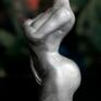 Rzeźba z gipsu - kobieta srebrna autorka: Justyna Jaszke Materiał: gips modelarski. Prezent
