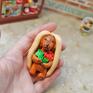 beżowe hot dog dekoracje psa figurka jamnik