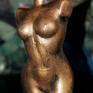 rzeźba dekoracje kobieta z gipsu - figurka w jasnym