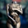 Rzeźba z gipsu - kobieta w metalicznym brązie autorka: Justyna Jaszke Materiał: gips modelarski. Dekoracje