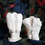 2 rzeźby białe anielskie 8x9 cm Anioł i Anielica autorka: Justyna Jaszke Materiał: gips modelarski. Dekoracje figurka anioła