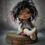 Wiedźma w fioletach - unikalna lalka kolekcjonerska