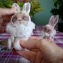 awangardowe beżowy króliczek - artystyczna lalka ręcznie malowany portret