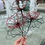 Ręcznie robione kwiaty wykonane z drutu aluminiowego. Miłością. Łodyga ma 45 cm długości, ale można ją wygiąć. Sztuczne dla domu