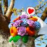 kolorowe dekoracje kwiaty bukiet wielokolorowy na szydełku na prezent
