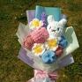 różowe dekoracje bukiet na szydełku z tulipanami i króliczkiem szydełkowane dla dziecka