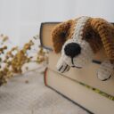 Zakładka REKSIO - Jack Russell terrier - ręcznie szydełkowana